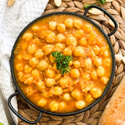 Catalan-Style Garbanzo Bean Stew