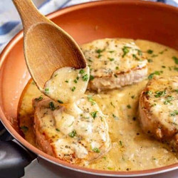 Easy Skillet Pork Chops With Gravy