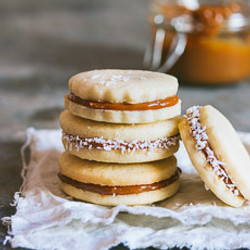 Alfajores (dulce De Leche Sandwich Cookies)