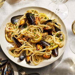 30-minute Spaghetti With Mussels Is Fancy But Not Fussy