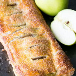 Apple Cinnamon Slab Pie