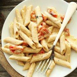 Creamy Vegan Garlic Pasta With Roasted Tomatoes