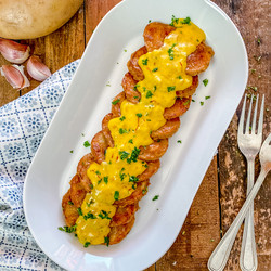 Delicious Crispy Potatoes With Creamy Sauce