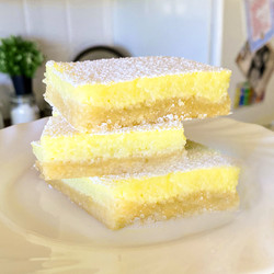 Easy 4-Ingredient Homemade Lemon Bars