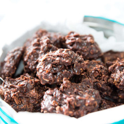 No-bake Cookies With Chocolate, Peanut Butter, And Chewy Oats Recipe