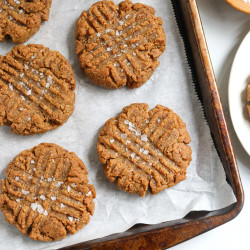 Date-sweetened Peanut Butter Cookies