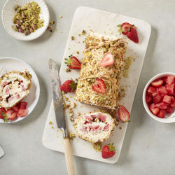 Pistachio Pavlova Roll