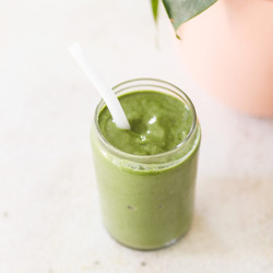 Healthy Shamrock Shake (vegan)