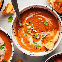 1-pot Spicy Pumpkin Tomato Soup