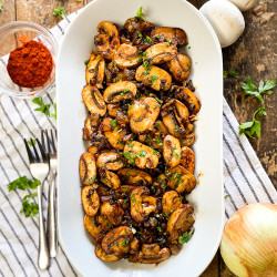 Spanish Mushrooms With Onions A La Pimentón