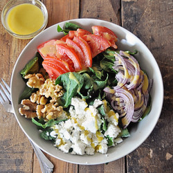 Spinach &amp; Goat Cheese Salad With Homemade Honey Mustard Vinaigrette