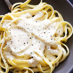 Greek Yogurt Alfredo Sauce