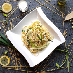 Pasta Mit Lauch In Cremiger Zitronen-sahne-soße