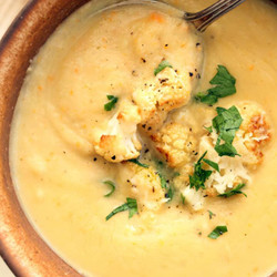 Creamy Cauliflower White Bean Soup