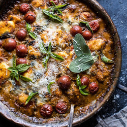 One-pan Spinach And Cheese Gnocchi With Roasted Garlic Tomato Cream Sauce.