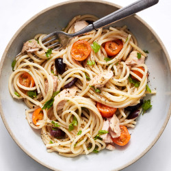 Spaghetti With Tuna, Tomatoes, And Olives | Epicurious