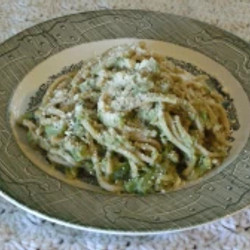 Udon Noodles With Chickpea Sauce &amp; Broccoli
