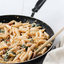 Creamy Kale &amp; Sun-dried Tomato Pasta