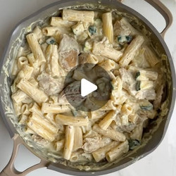 Vegan Creamy Chick'n Pasta