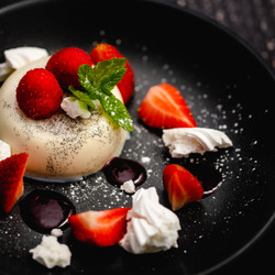 Panna Cotta à l'agar-agar et coulis de framboises