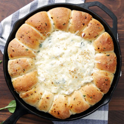 Skillet Bread With Creamy Spinach Artichoke Dip