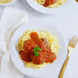 Kidney beans Meatballs + Spaghetti - A Delicious, Plant-based Dinner, Ready In 30 Minutes! // Whitney E. Rd
