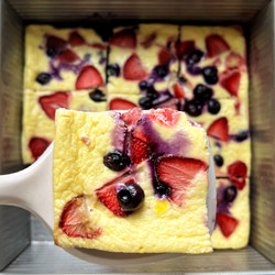 Easy Breakfast Berry Yogurt Bake