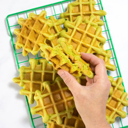 5-star Fluffy Spinach Waffles For Baby, Toddlers &amp; Kids