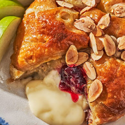 Baked Brie In Puff Pastry