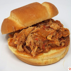 Slow Cooker Sriracha Pulled Chicken Sandwiches