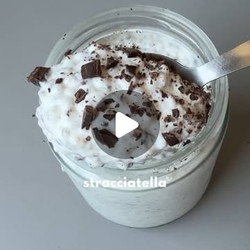 Stracciatella Chia Pudding