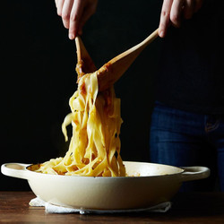The Caramelized Onion Pasta Recipe I Only Make For People I Love