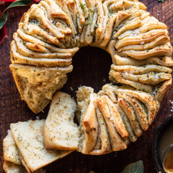 Pull-apart Garlic Butter Bread Wreath.