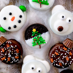 Christmas Chocolate Covered Oreos