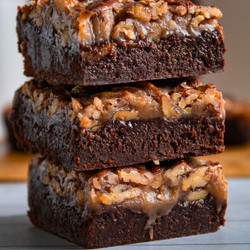 Pecan Pie Brownies (eggless)