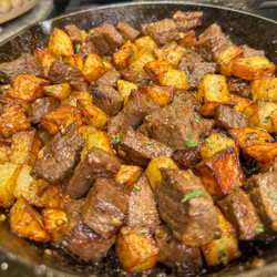 Garlic Butter Steak Bites &amp; Potatoes