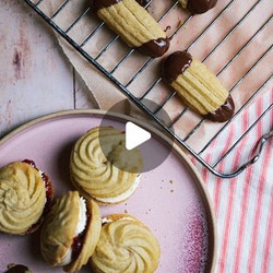 Viennese Whirls/sandwiches And Fingers