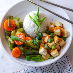 Sweet &amp; Sour Crispy Tofu Stir Fry