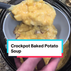 Crockpot Cheesy Loaded Baked Potato Soup