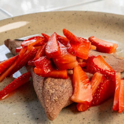 Strawberry And Cream Tetelas