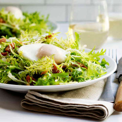 Salad Lyonnaise
