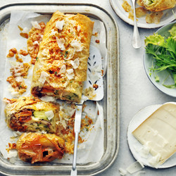 Geitenkaasstrudel Met Belegen Geitenkaas, Flinterdunne Courgette &amp; Sjalotchutney