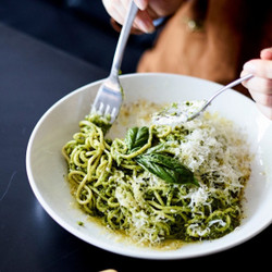 Monsterella’s Spaghetti With Spinach And Macadamia Pesto