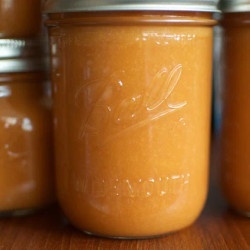 Honey Sweetened Gingery Peach Butter