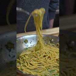 Aglio e olio Pasta With Garlic And Olive Oil