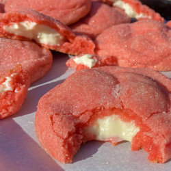 Strawberry Cheesecake Cookies