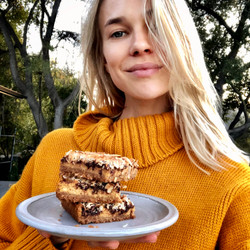 Ooey Gooey Pumpkin Dream Bars