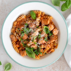 Pølsegryde Med Grøntsager Og Pasta