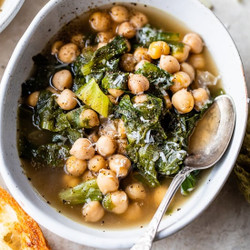 Escarole And Chickpea Soup With Garlic Toast