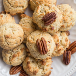 Keto Pecan Shortbread Cookies